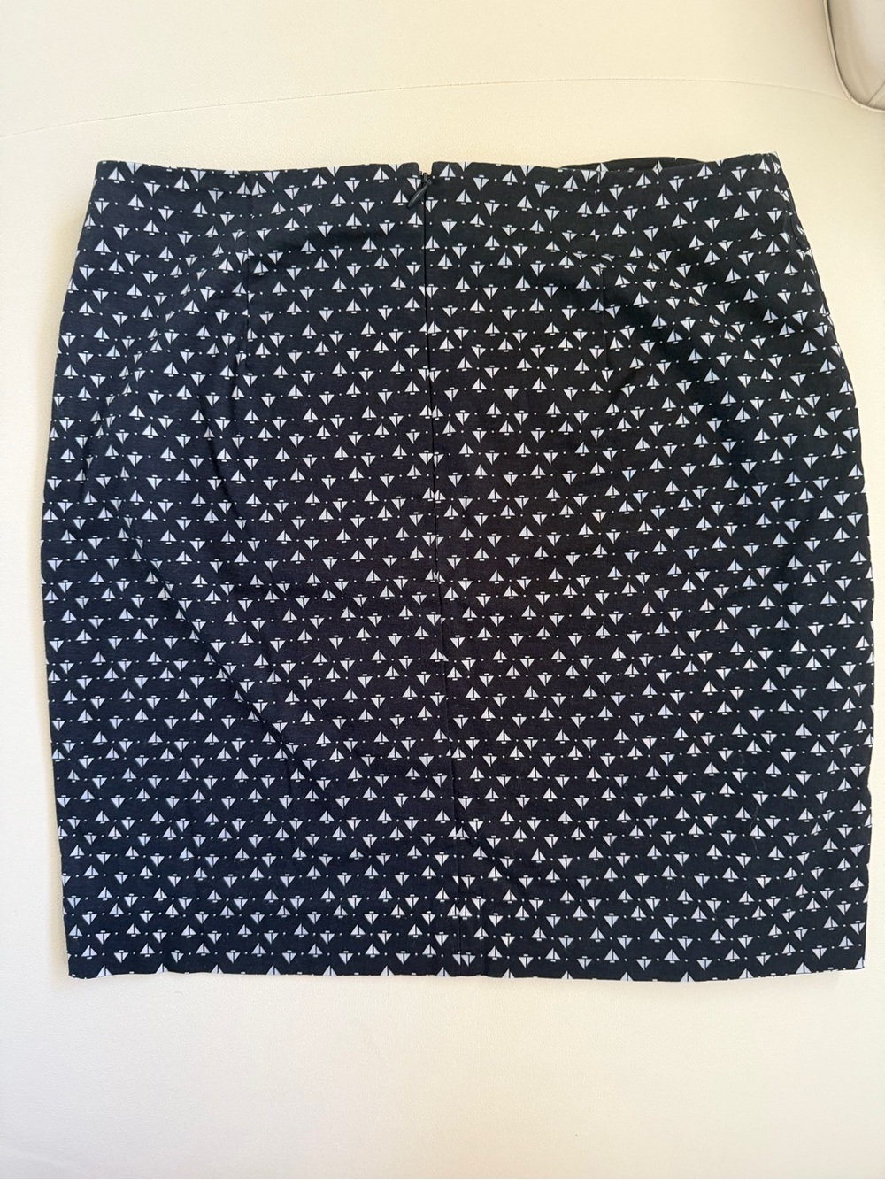 Women’s  Ann Taylor size 6p Navy Blue Sailboat Print A-line Skirt